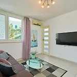 Apartment D&L